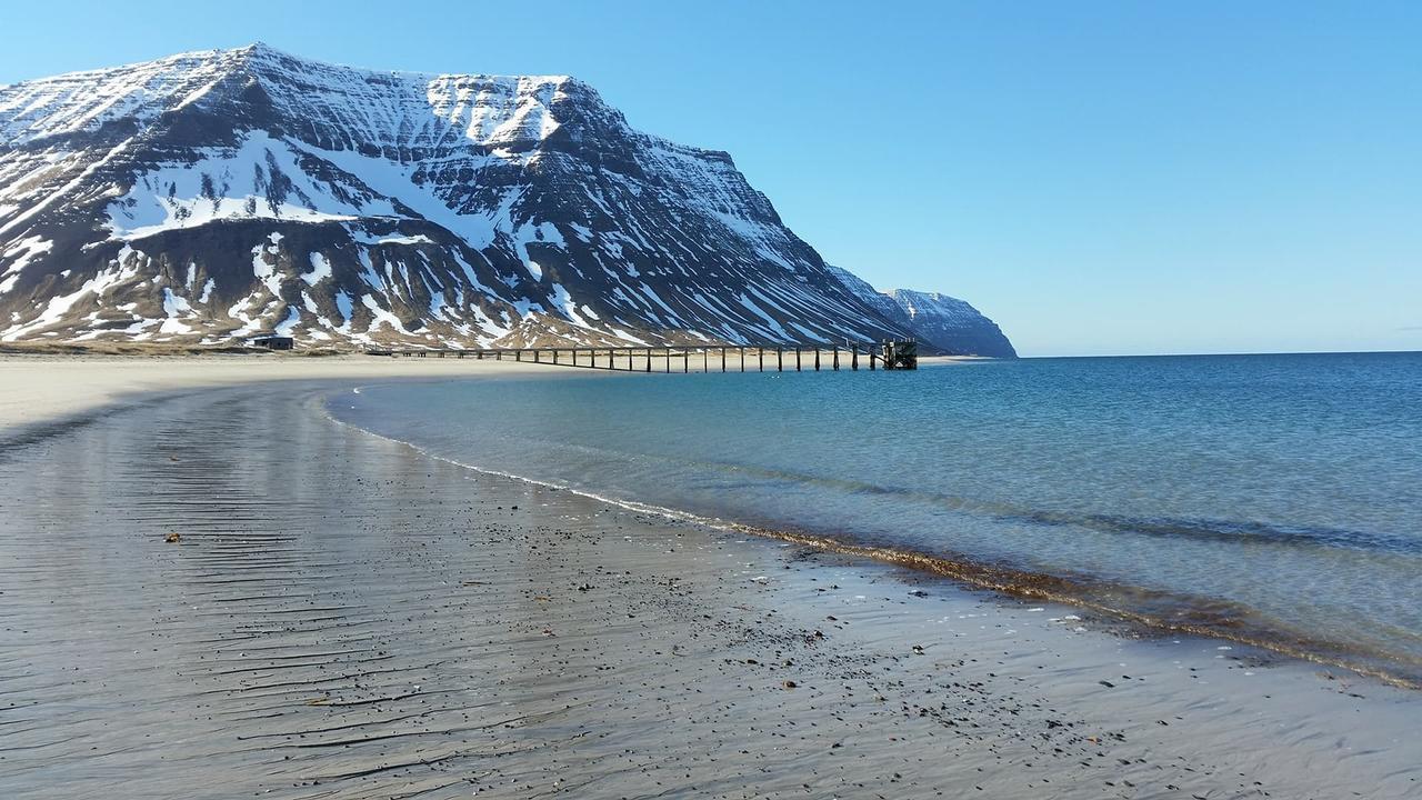 Holt Inn Flateyri Экстерьер фото