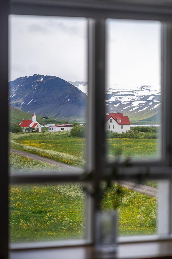 Holt Inn Flateyri Экстерьер фото
